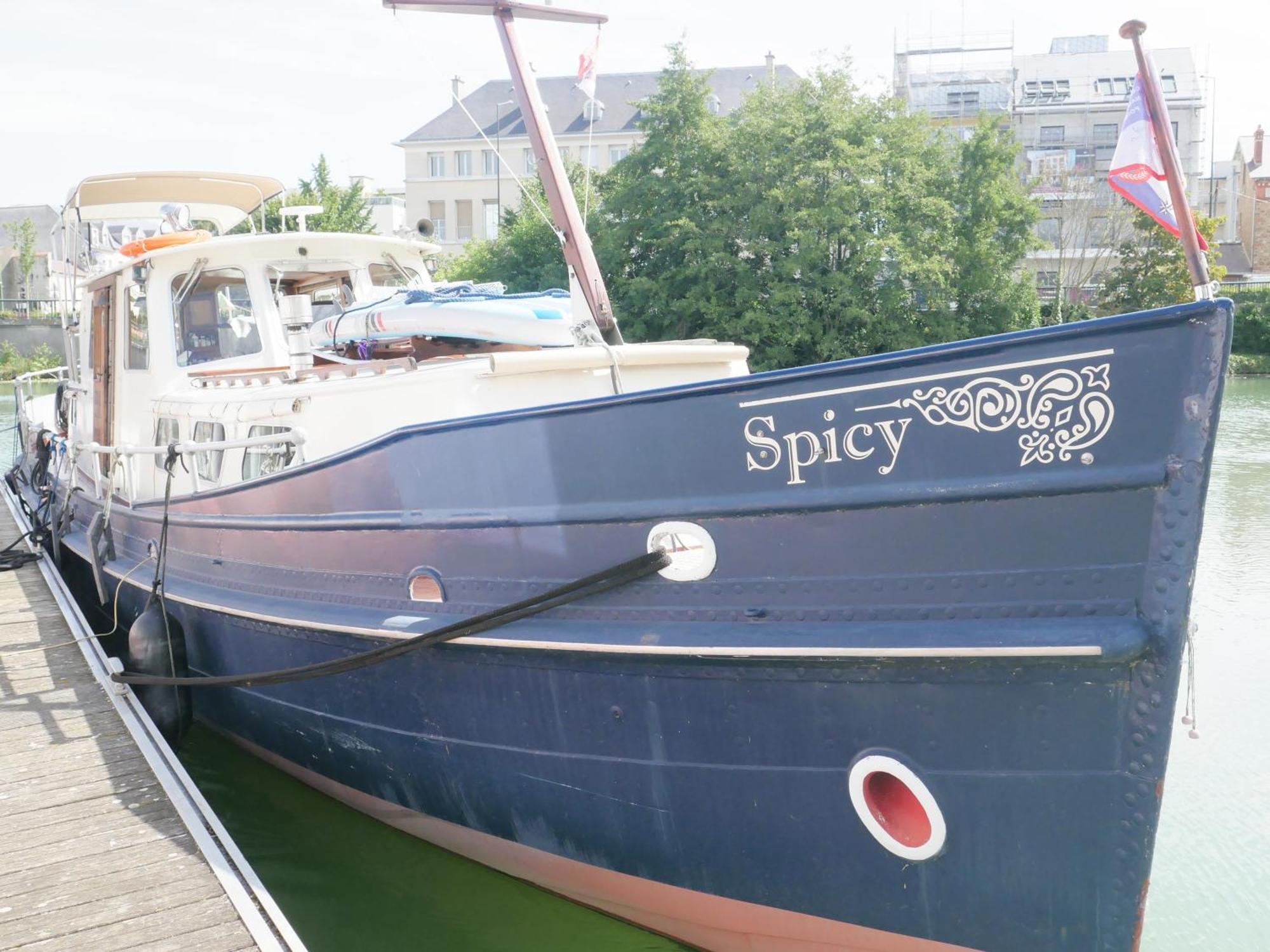 Spicy - Sejour Insolite Sur La Marne Meaux Dış mekan fotoğraf
